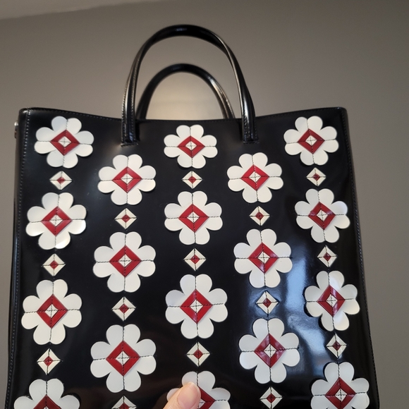 SOLD !Prada open tote - Picture 5 of 14